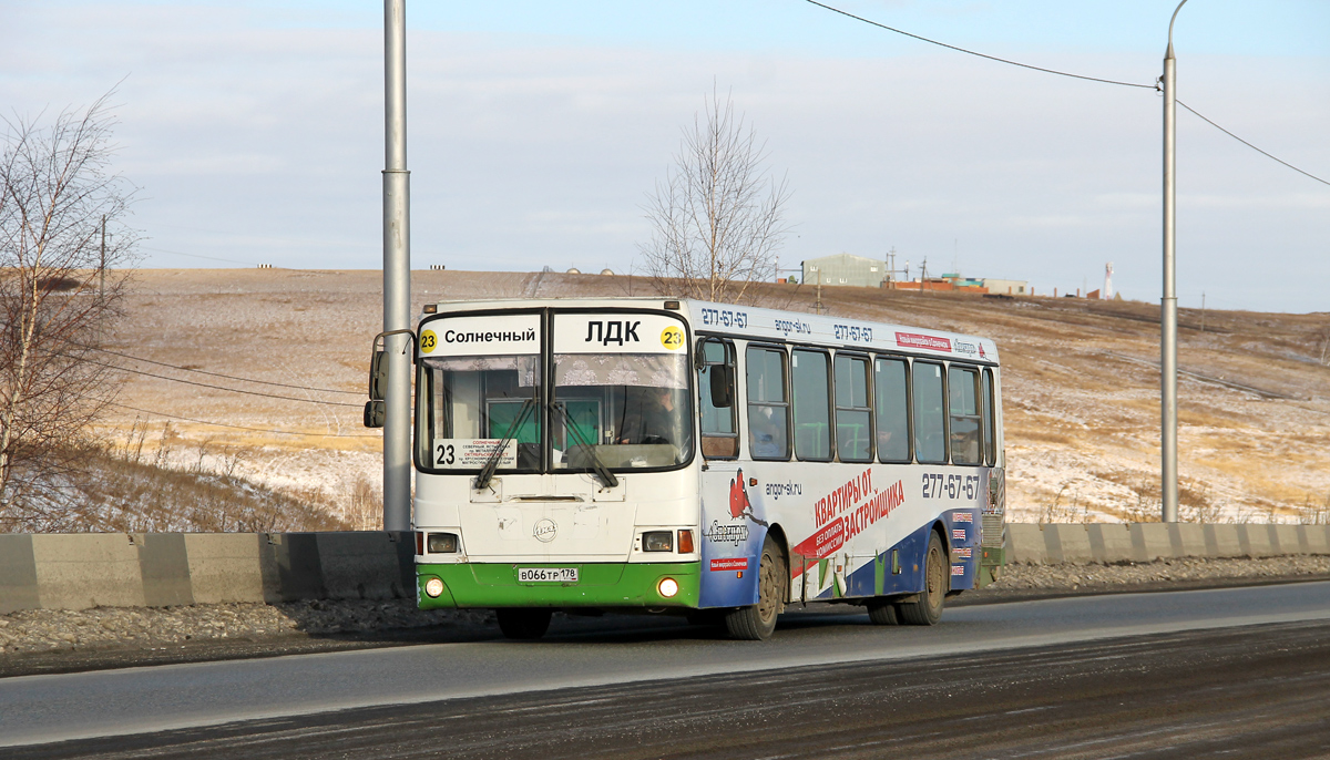 Krasnojarsko kraštas, LiAZ-5256.25 Nr. В 066 ТР 178