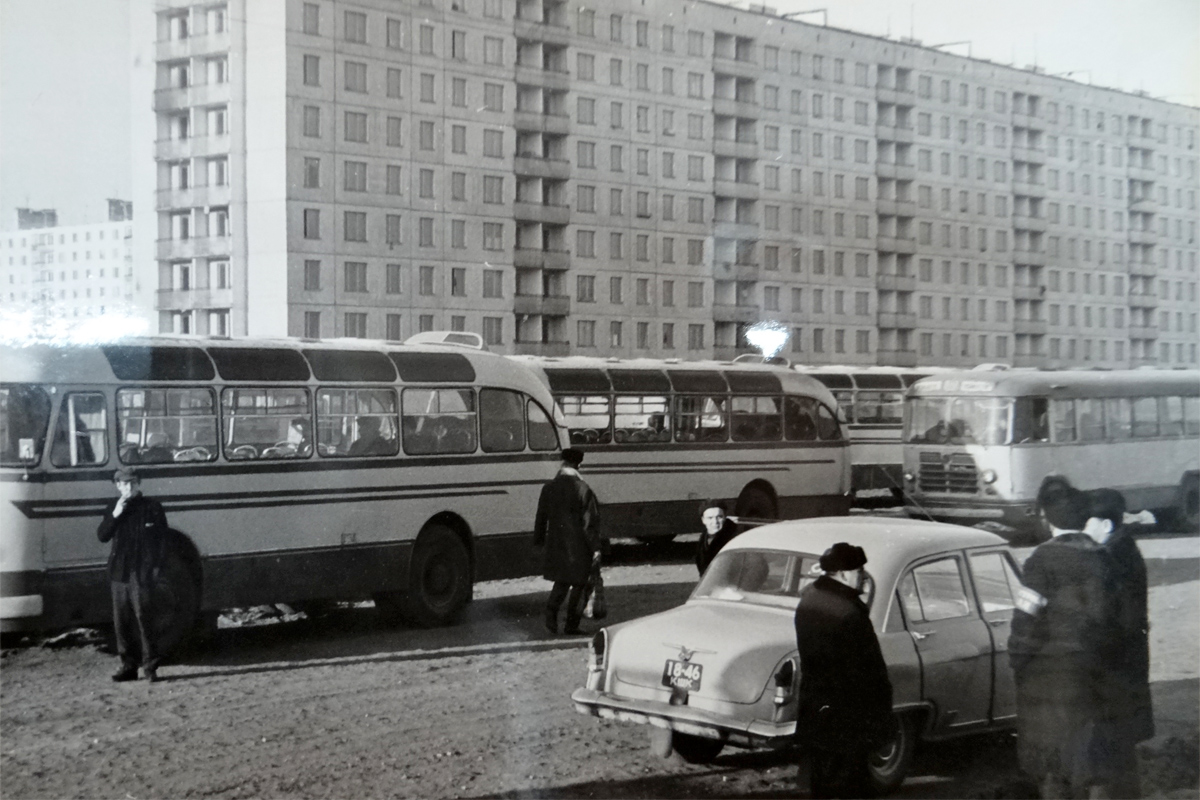 Транспорт самара остановка. Конечная остановка, «резиденция царя». Автобус с носом Советский название.