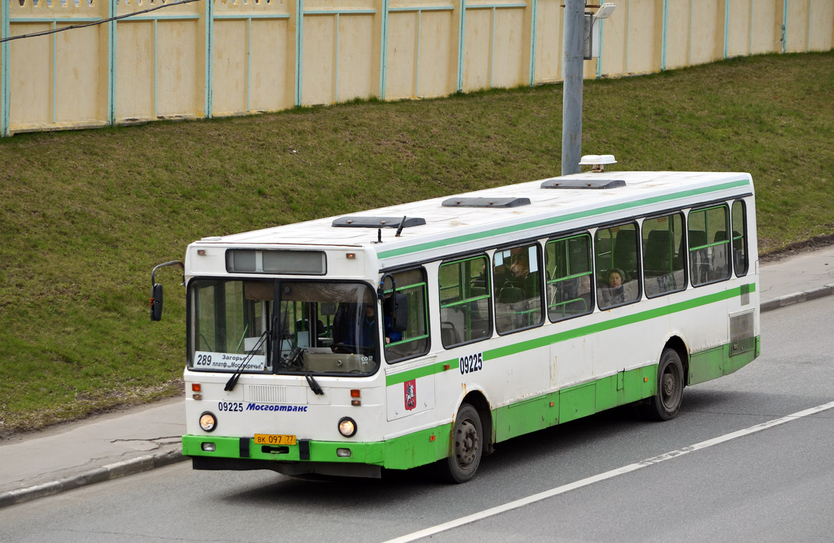 Moskwa, LiAZ-5256.25 Nr 09225