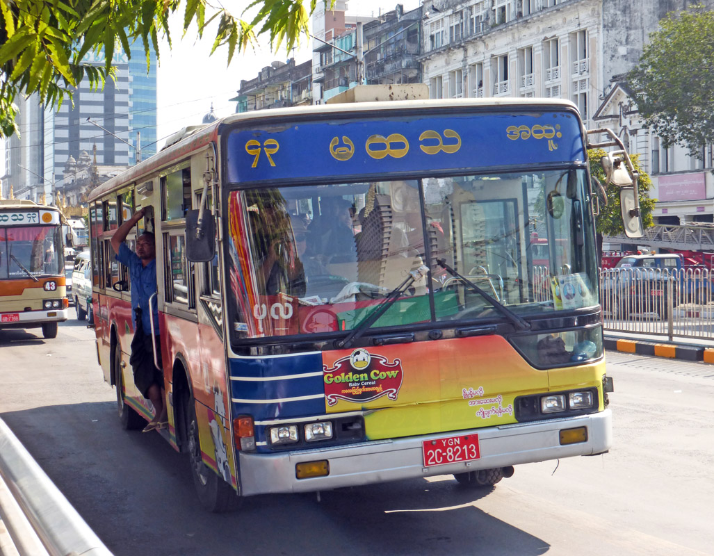 Мьянма (Бирма), Mitsubishi Fuso Aero Star № 2C-8213