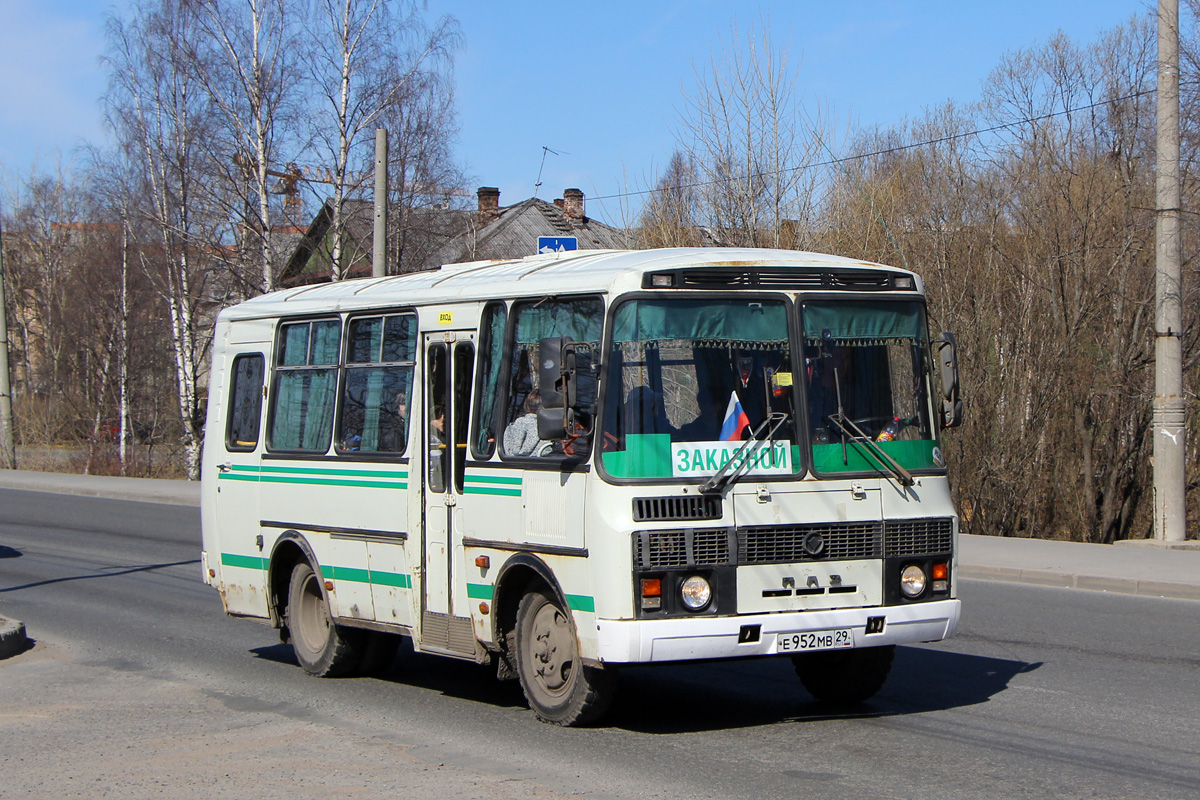 Архангельская область, ПАЗ-32053 № Е 952 МВ 29