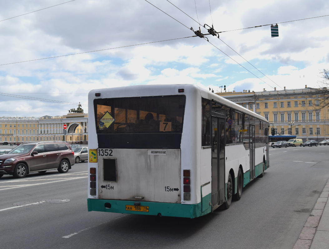 Санкт-Петербург, Волжанин-6270.00 № 1352