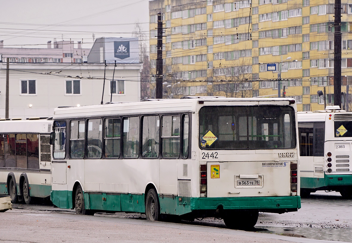 Санкт-Петербург, ЛиАЗ-5256.25 № 2442