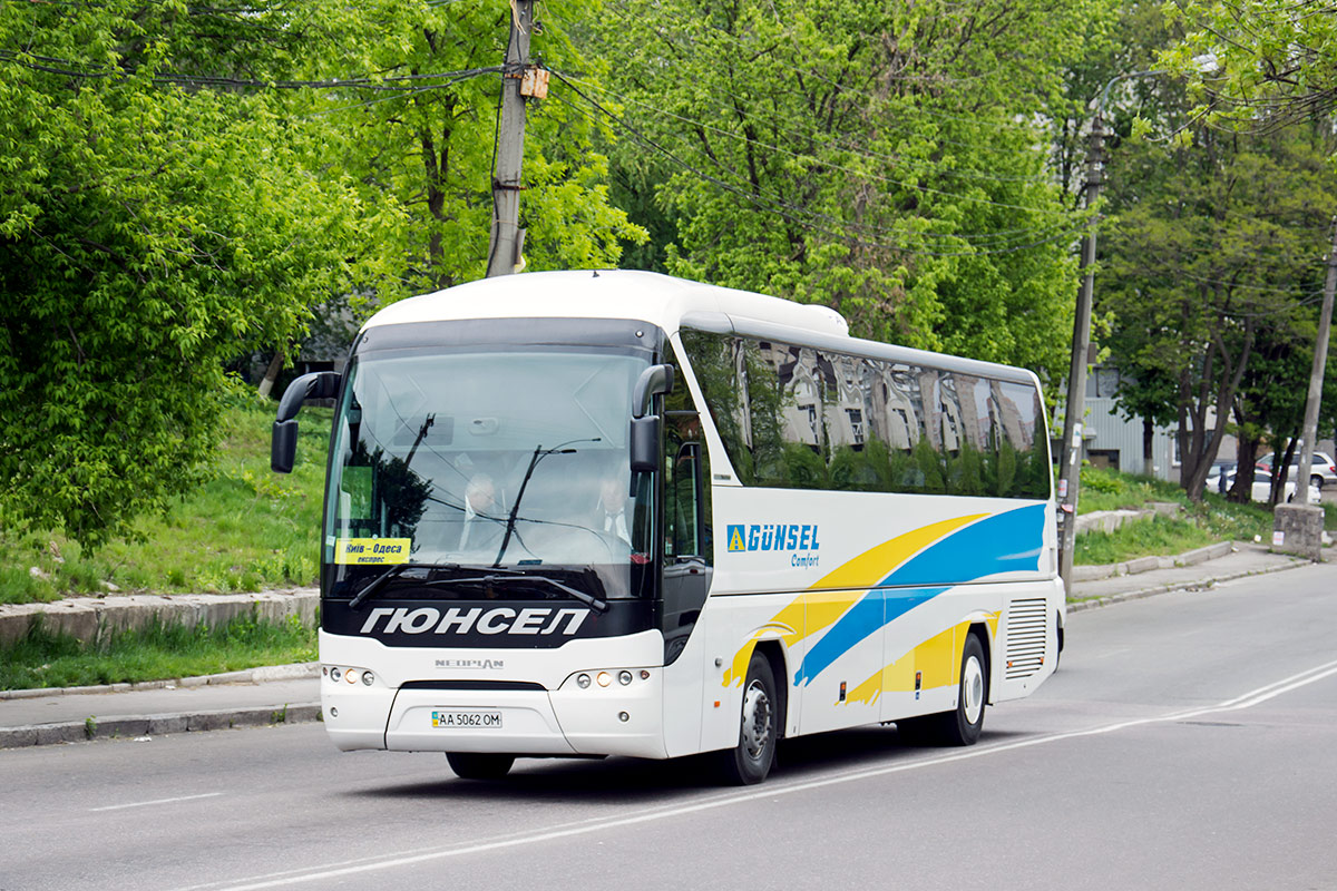 Киев, Neoplan P21 N2216SHD Tourliner SHD № AA 5062 OM