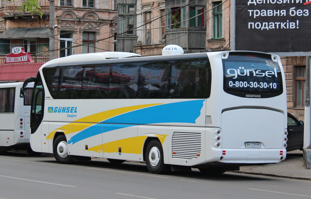 Kijev, Neoplan P21 N2216SHD Tourliner SHD sz.: AA 5729 KP