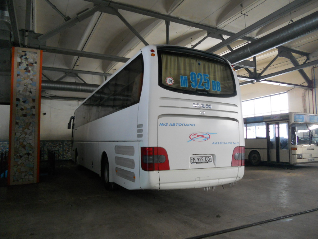 Карагандзінская вобласць, MAN R07 Lion's Coach RHC404 № M 925 DB