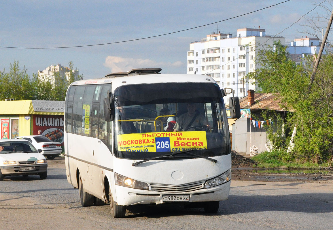 Омская область, Yutong ZK6737D № С 982 ОЕ 55