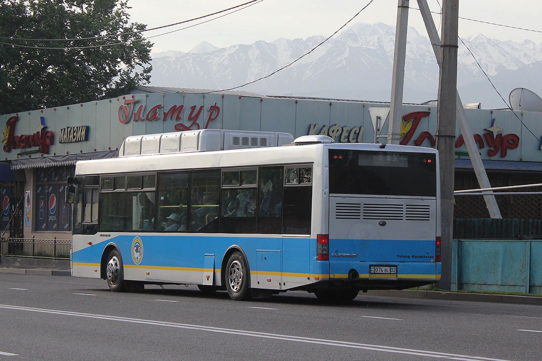 Алматы, Yutong ZK6120HGM № 158