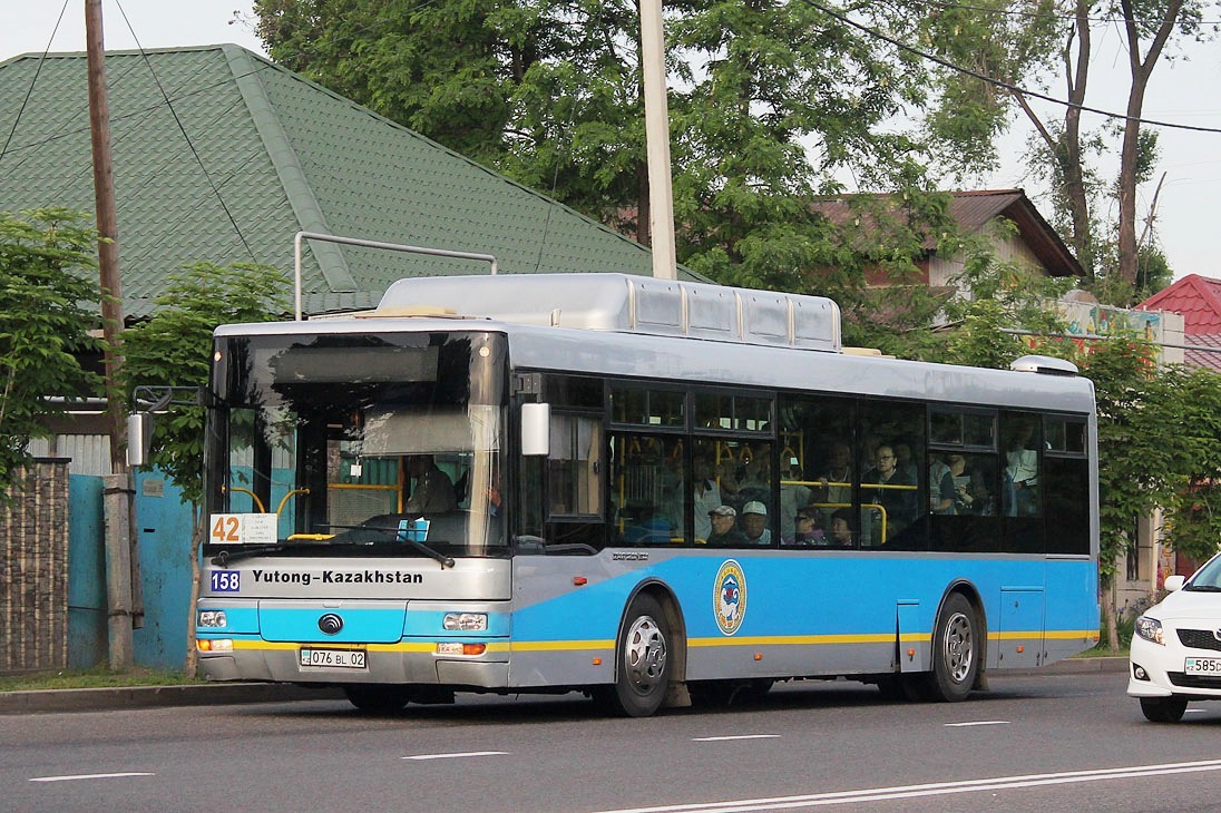 Алматы, Yutong ZK6120HGM № 158