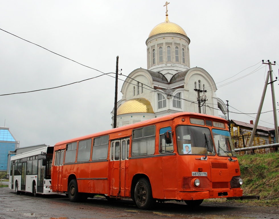 Свердловская область, ЛиАЗ-677МБ № В 872 ЕТ 196