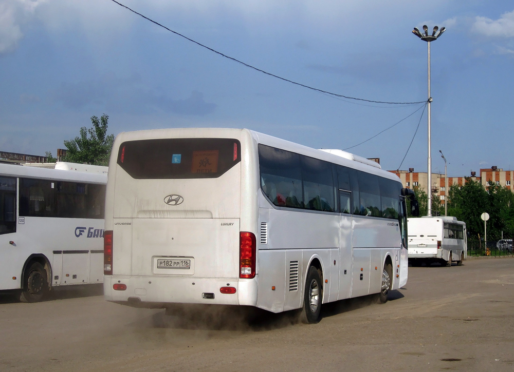 Tatarstan, Hyundai Universe Space Luxury # 010