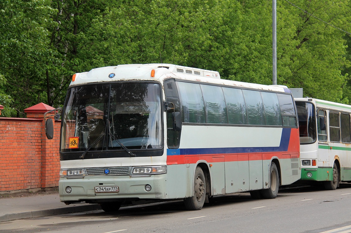 Москва, Kia AM949S Granbird SD II № С 741 АР 777