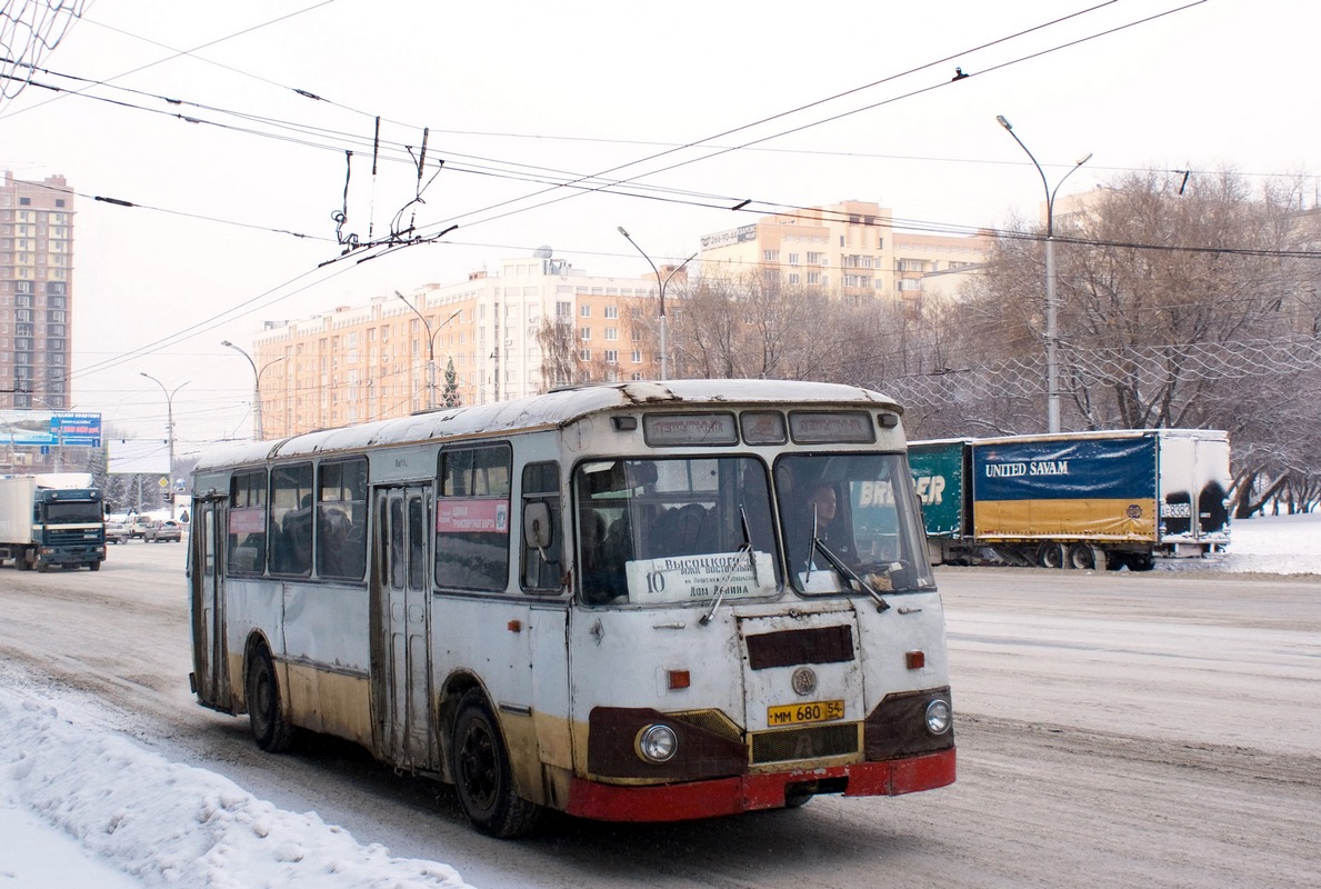 Novosibirsk region, LiAZ-677M Nr. 8239