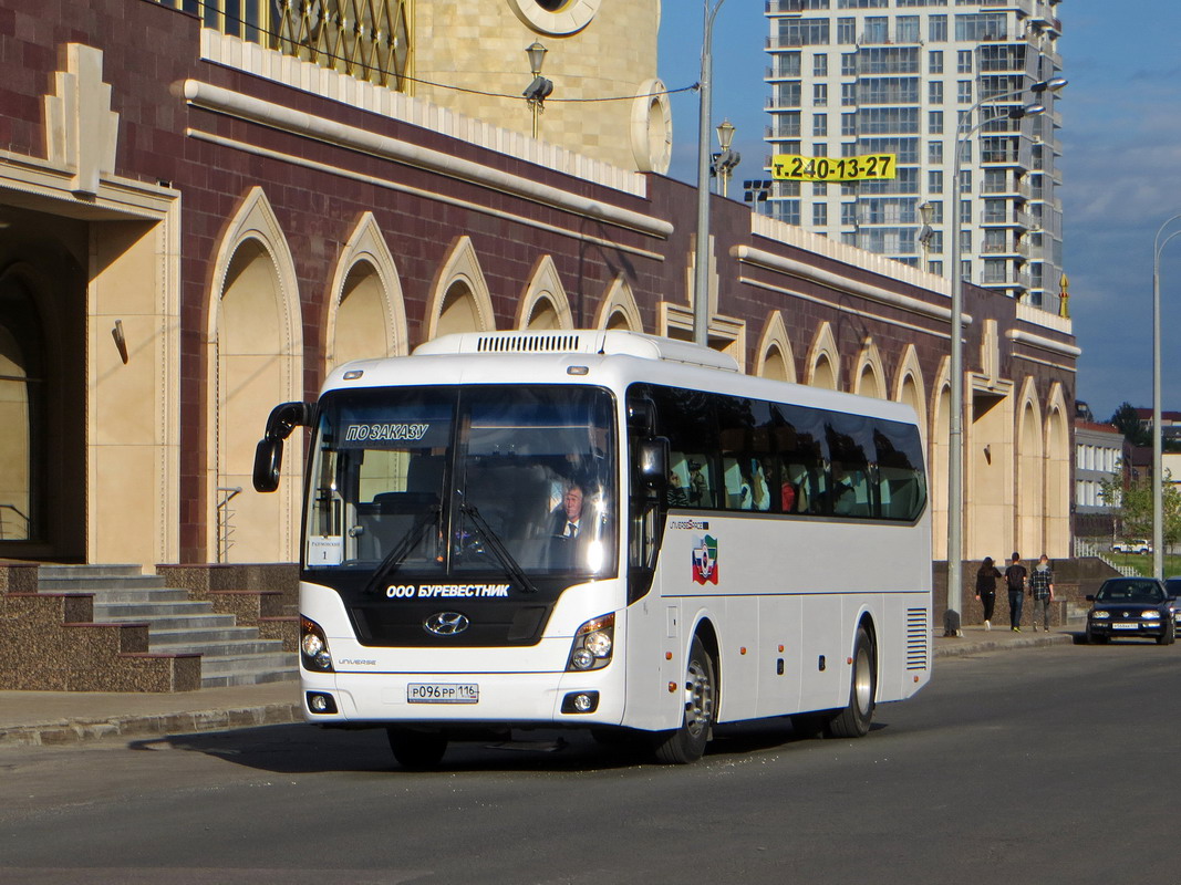 Татарстан, Hyundai Universe Space Luxury № Р 096 РР 116