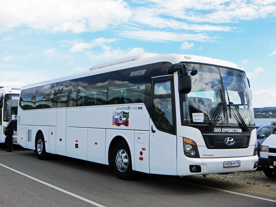 Татарстан, Hyundai Universe Space Luxury № Р 038 РР 116