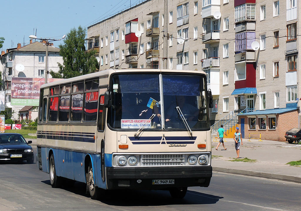 Volyňská oblast, Ikarus 256.75 č. AC 9449 AE