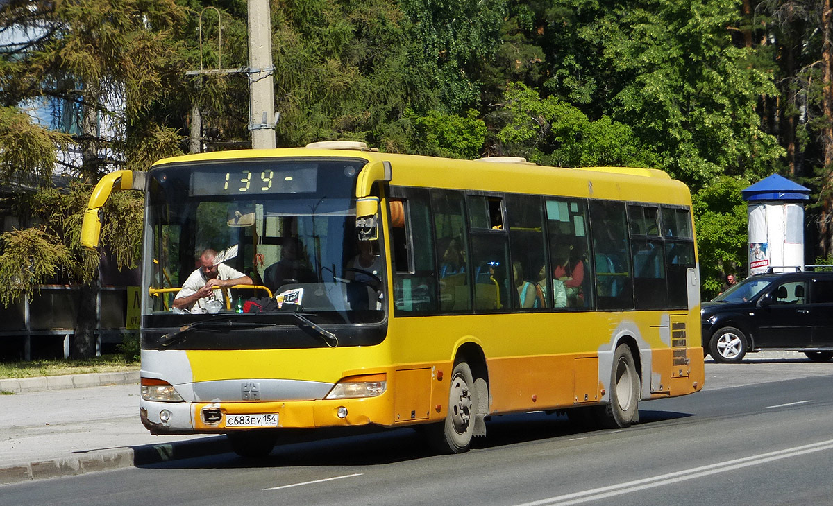 Новосибирская область, Zhong Tong LCK6103G-2 № С 683 ЕУ 154