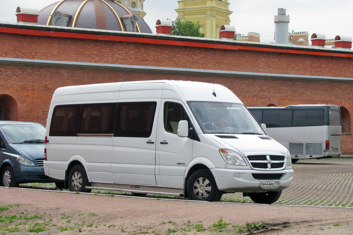 Санкт-Петербург, Dodge Sprinter № М 444 МО 178