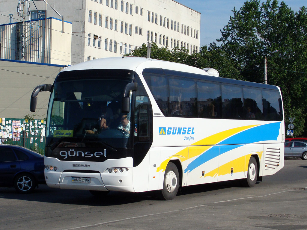 Киев, Neoplan P21 N2216SHD Tourliner SHD № AA 5729 KP