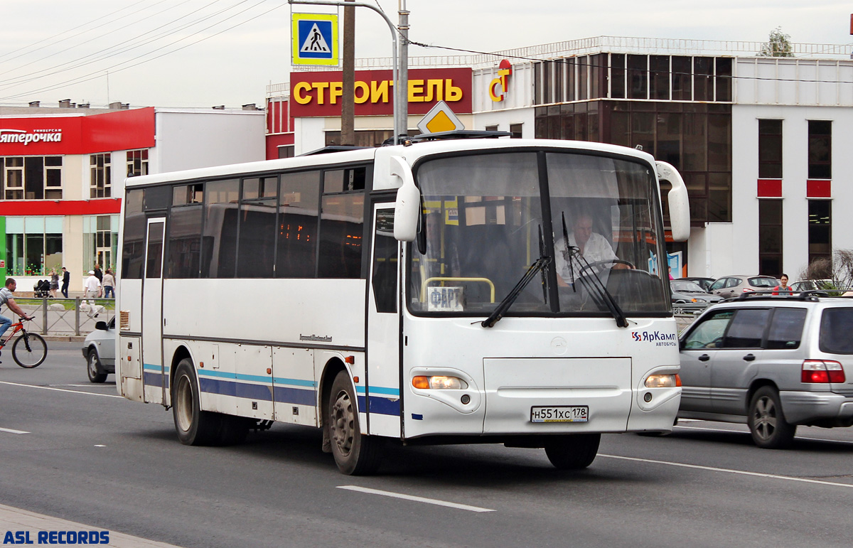 Sankt Petersburg, KAvZ-4238-01 Nr. Н 551 ХС 178