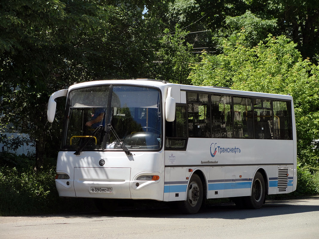 Хабаровский край, КАвЗ-4235-32 № В 390 МО 27