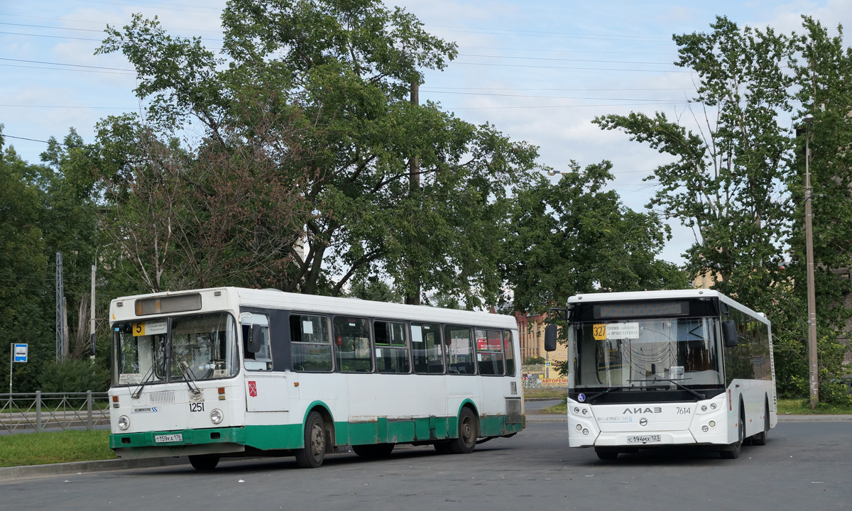 Санкт-Петербург, ЛиАЗ-5256.25 № 1251; Санкт-Петербург, ЛиАЗ-5292.30 № 7614