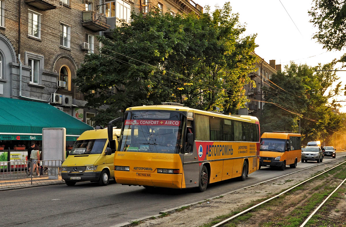 Днепропетровская область, Neoplan N316Ü Transliner № AE 9402 AA