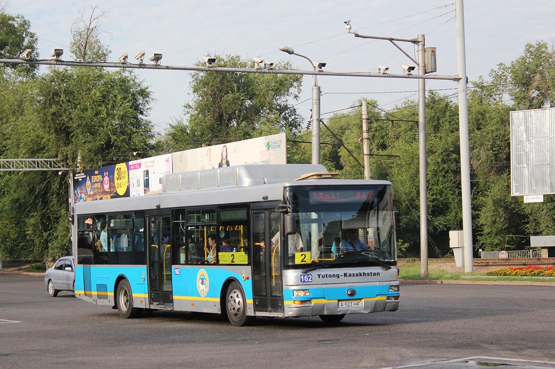 Алматы, Yutong ZK6120HGM № 162