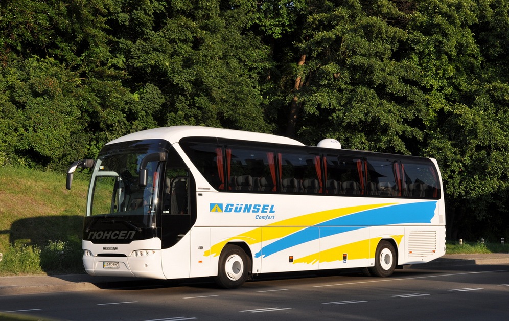 Киев, Neoplan P21 N2216SHD Tourliner SHD № AA 3329 MC