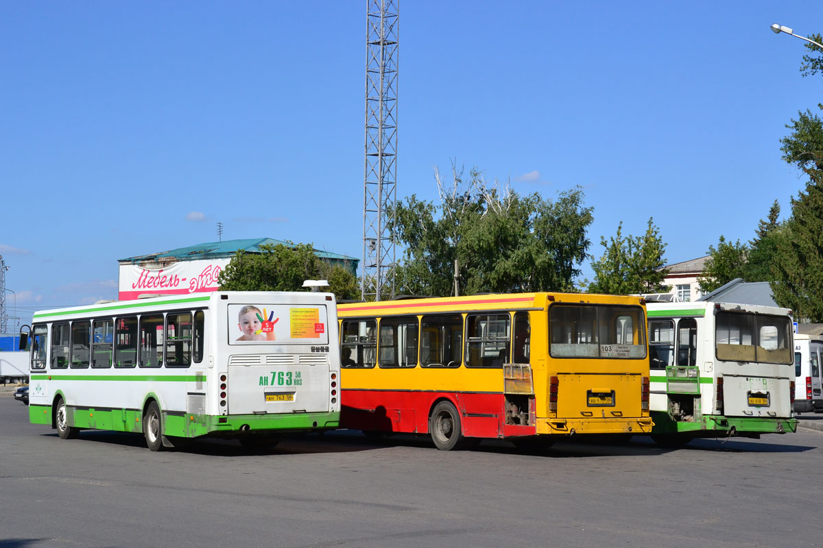 Penza region, LiAZ-5256.45 # 378; Penza region, LiAZ-5256.00 # 295; Penza region, LiAZ-5256.00 # 288; Penza region — Avtobusnye vokzaly, stancii i konechnye ostanovki