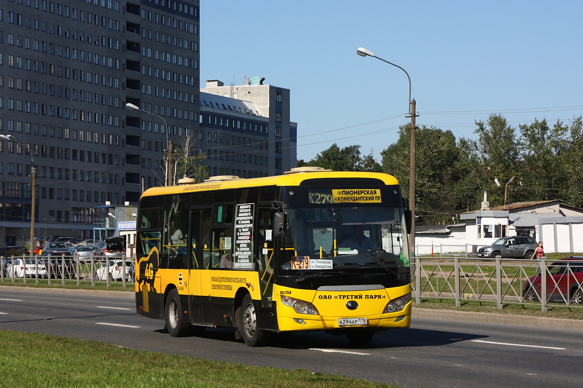 Автобус 3 муниципальный. Yutong zk6852hg. Автобус Yutong zk6852hg. Ютонг 6852. Ютонг 6852 Санкт Петербург.