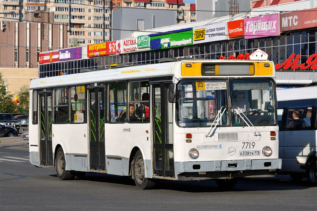 Санкт-Петербург, ЛиАЗ-5256.25 № 7719