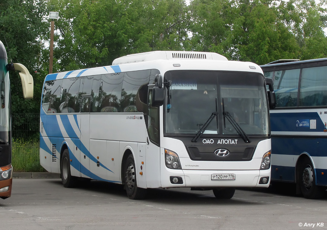 Татарстан, Hyundai Universe Space Luxury № Р 120 РР 116