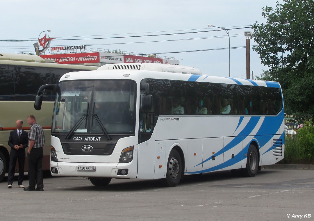 Татарстан, Hyundai Universe Space Luxury № Р 120 РР 116