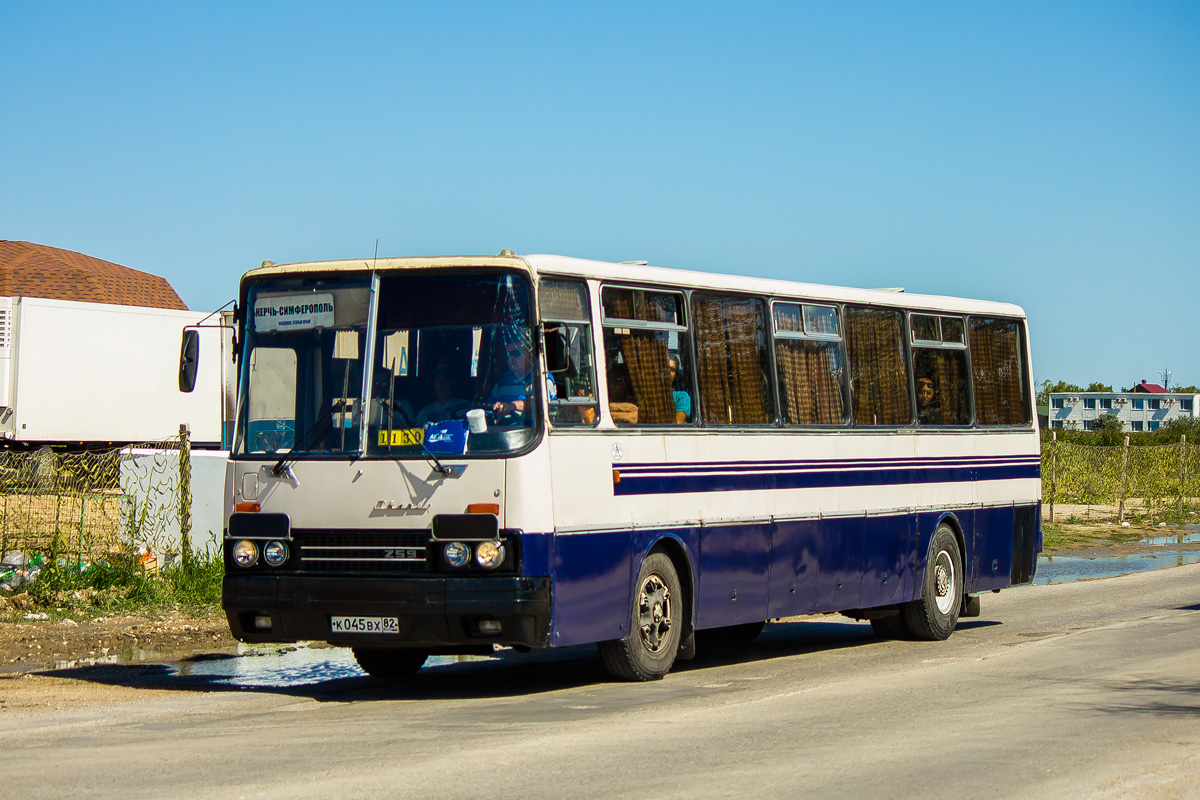 Республика Крым, Ikarus 250.95 № К 045 ВХ 82