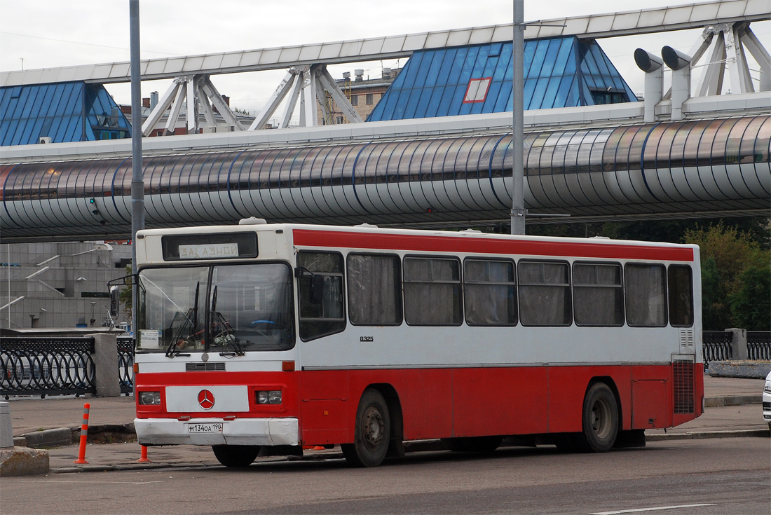 Moskevská oblast, Mercedes-Benz O325 č. М 134 ОА 190