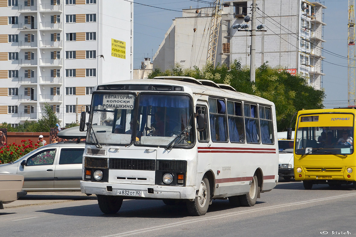 Республика Крым, ПАЗ-320517-110 № А 832 ОТ 82