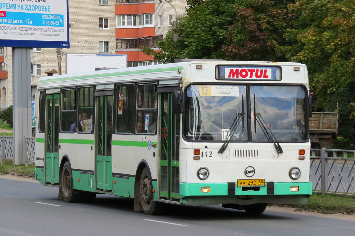 Псковская область, ЛиАЗ-5256.25 № 142