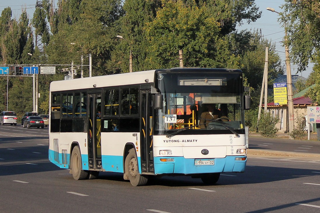 Алматы, Yutong ZK6108HGC № 114 AY 02