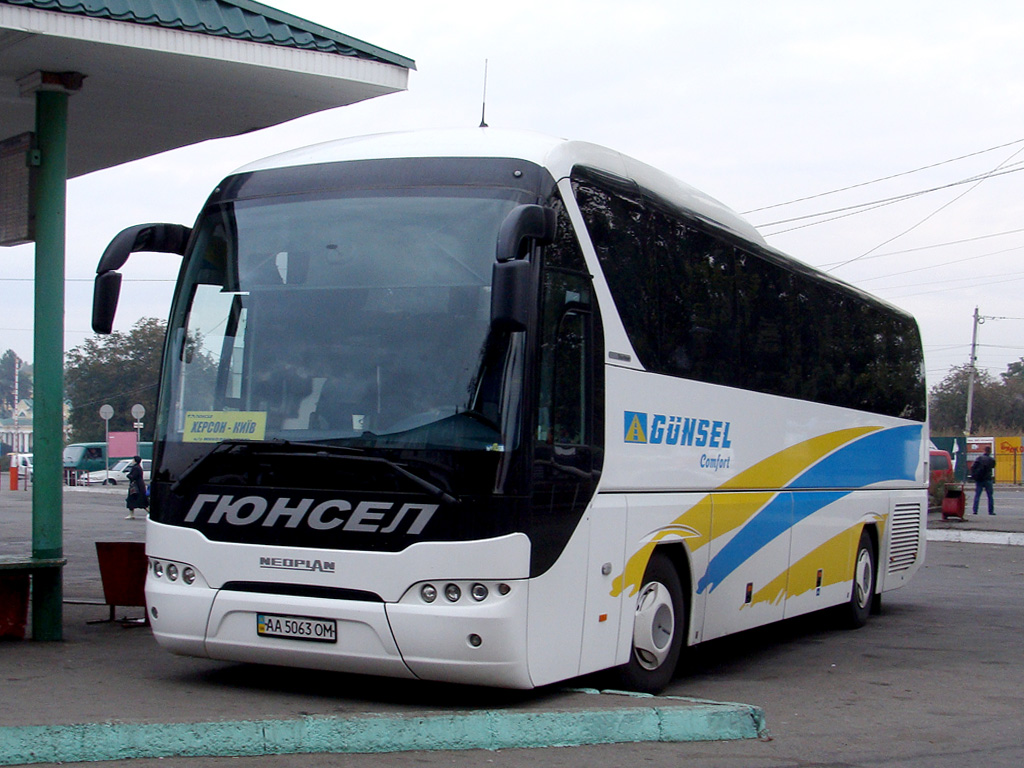 Киев, Neoplan P21 N2216SHD Tourliner SHD № AA 5063 OM