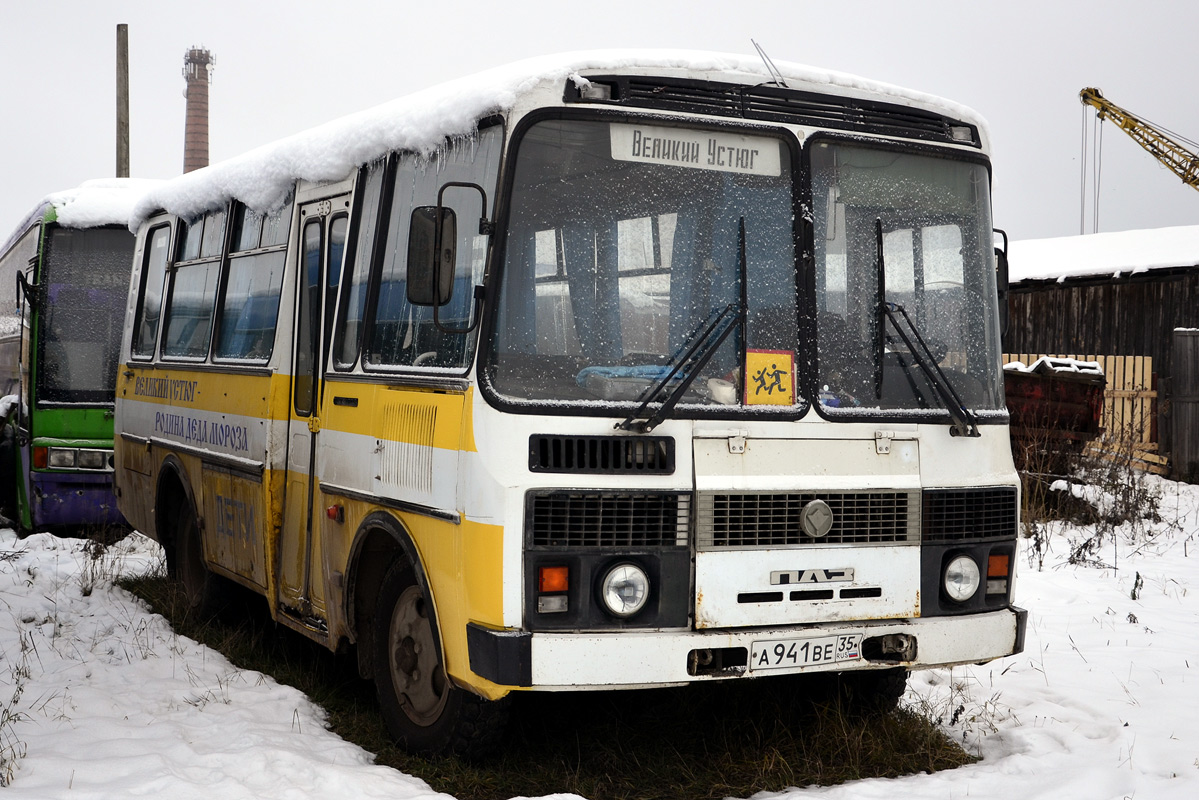 Вологодская область, SsangYong TransStar № 519; Вологодская область, ПАЗ-3205-110 № А 941 ВЕ 35