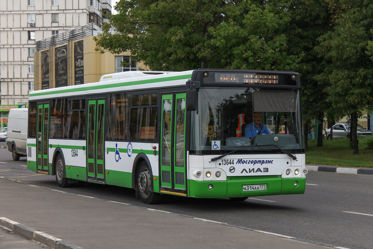 Moskwa, LiAZ-5292.22 (2-2-2) Nr 13644