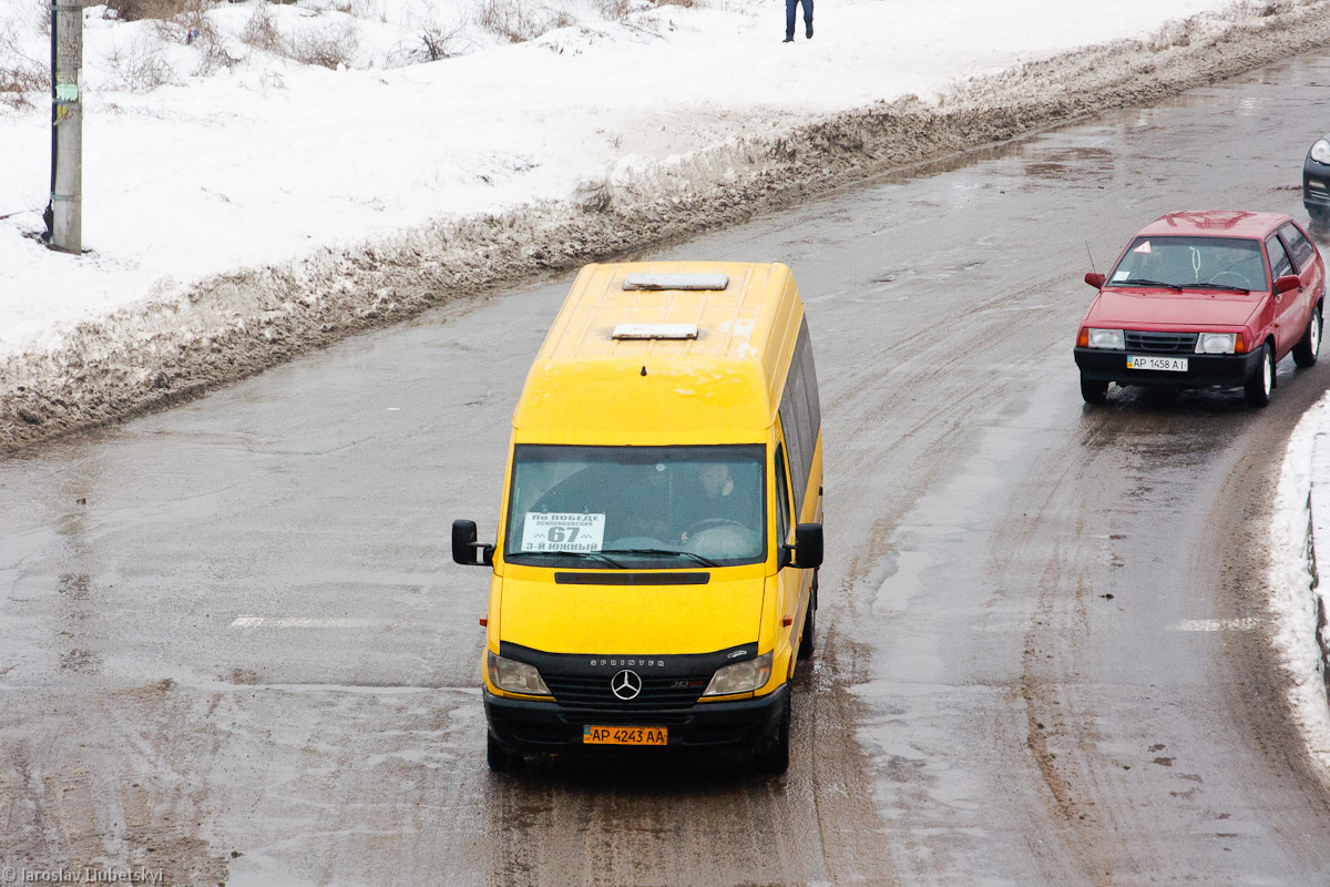 Záporožská oblast, Mercedes-Benz Sprinter W903 313CDI č. AP 4243 AA