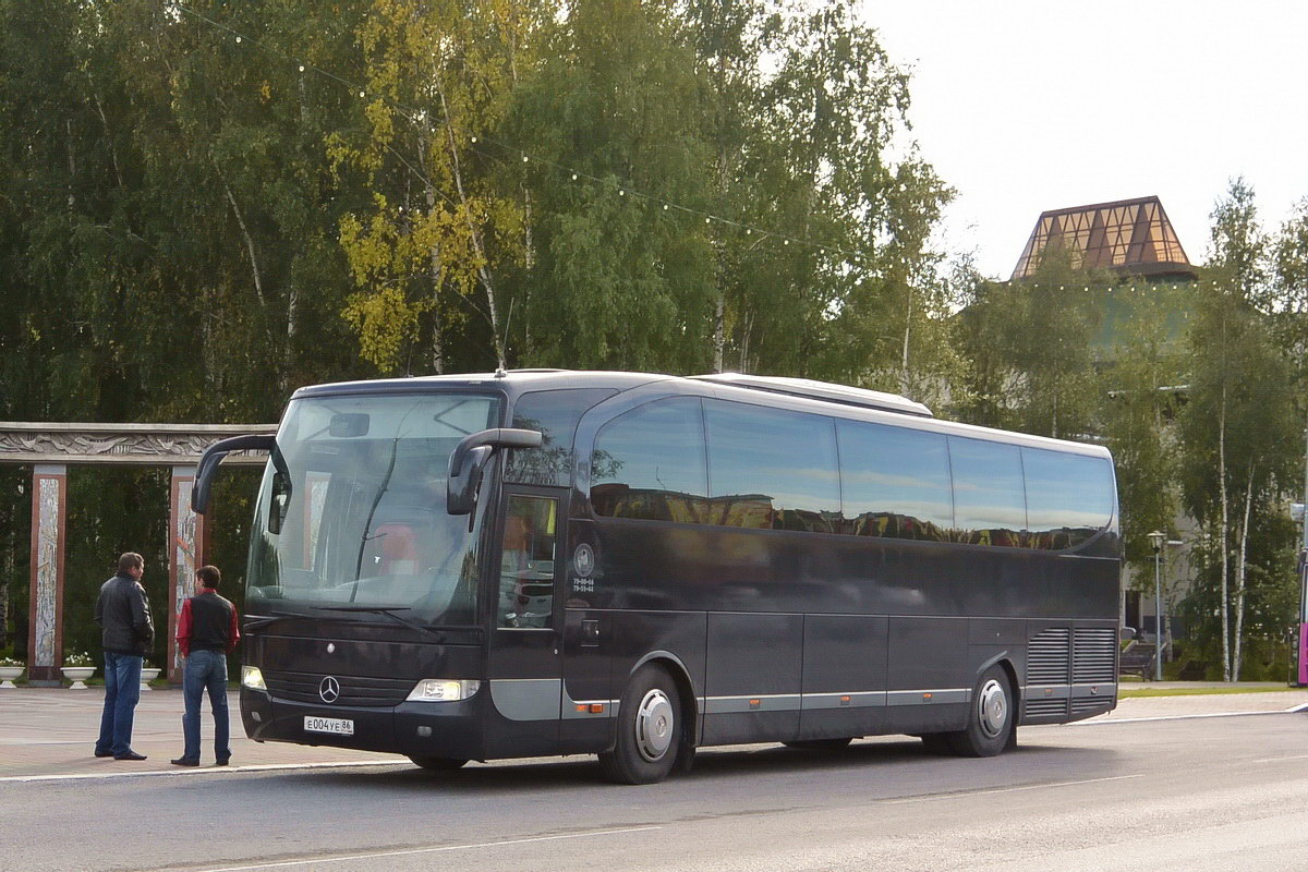 Ханты-Мансийский АО, Mercedes-Benz O580-15RHD Travego № Е 004 УЕ 86