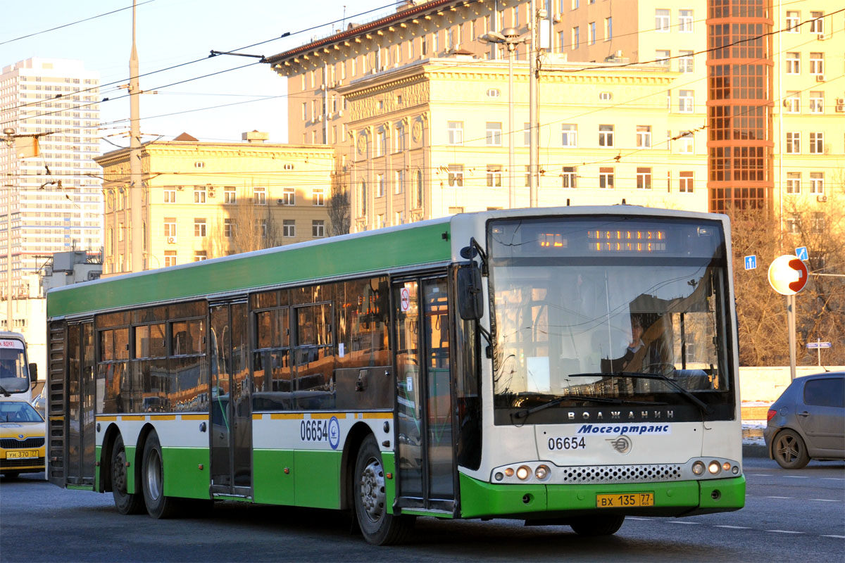 Москва, Волжанин-6270.06 