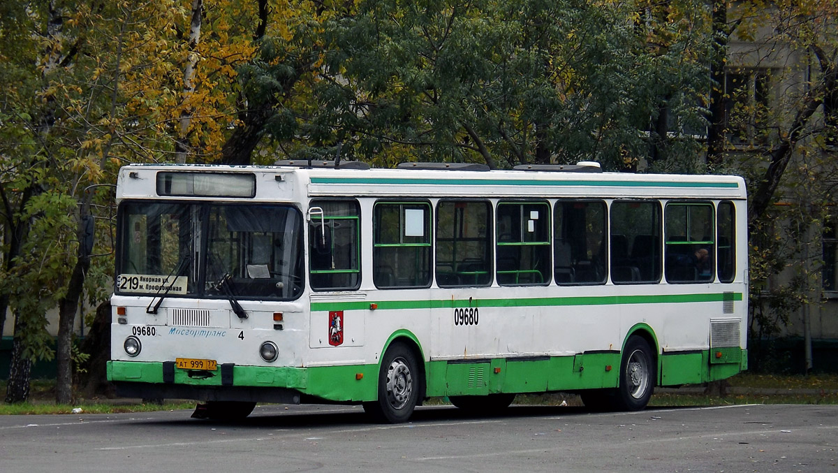 Moskwa, LiAZ-5256.25 Nr 09680