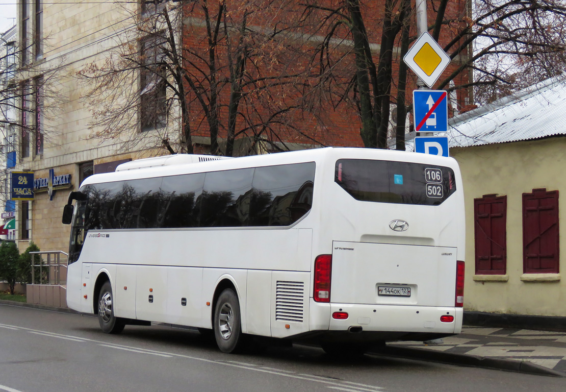 Краснодарский край, Hyundai Universe Space Luxury № У 144 ОК 123