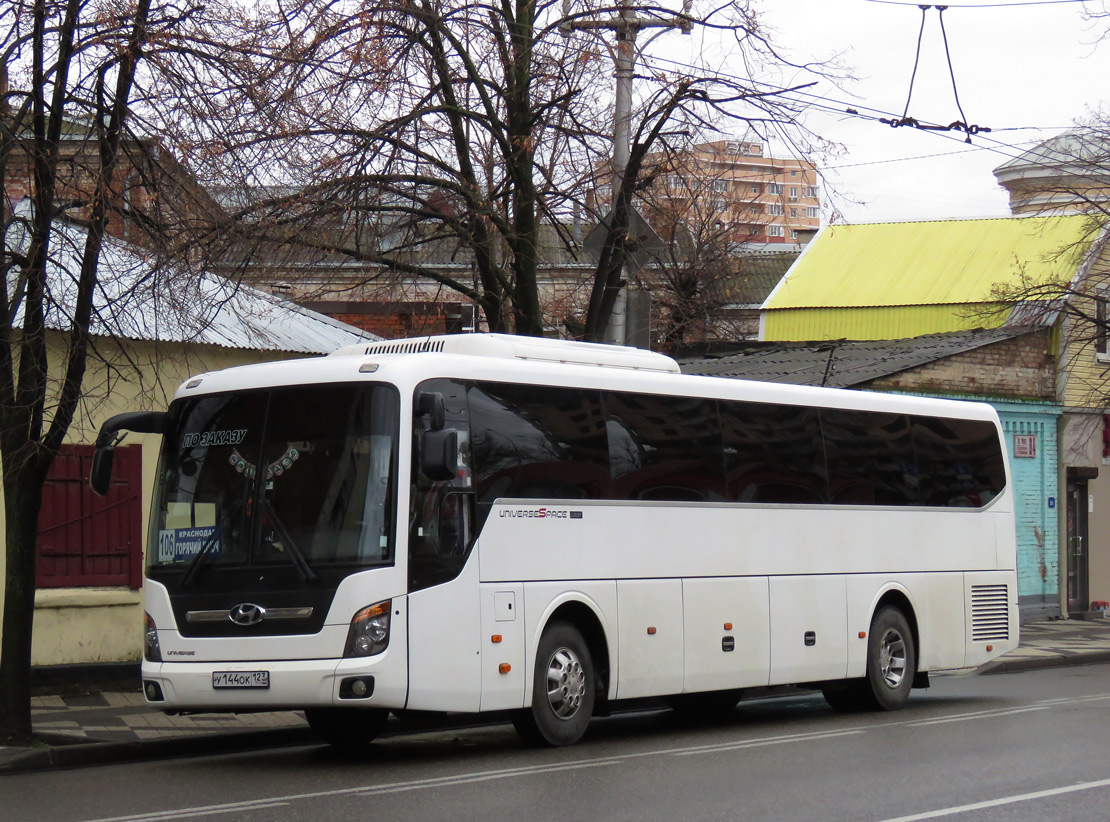 Краснодарский край, Hyundai Universe Space Luxury № У 144 ОК 123