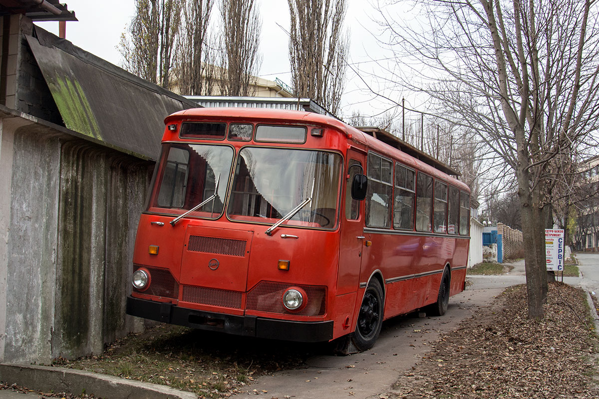 Черновицкая область, ЛиАЗ-677М № 2968 ЧВЛ; Киев — Автобусы без номеров