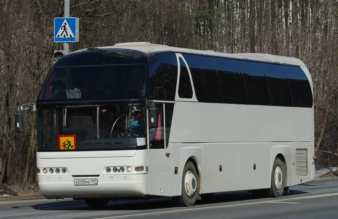 Москва, Neoplan N516SHD Starliner № Е 005 МА 197